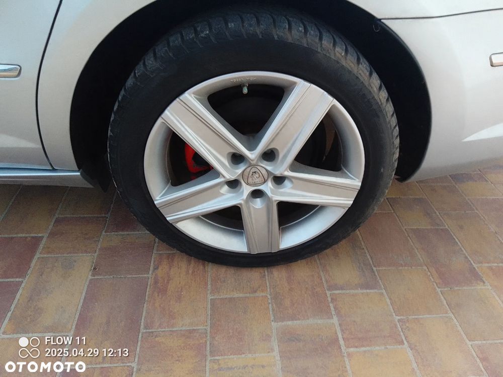 Volkswagen Passat - 11