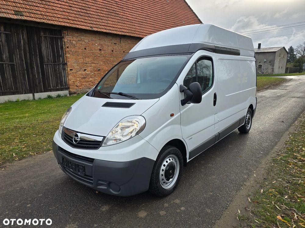 Opel Vivaro - 1