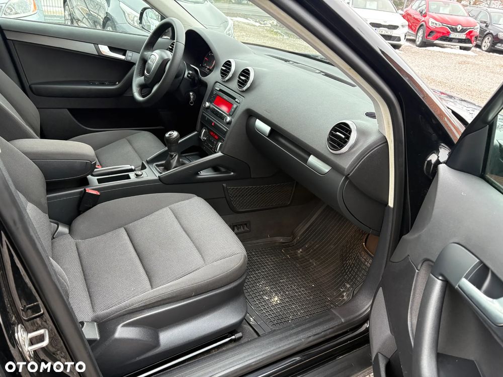 Audi A3 Sportback 1.6 TDI DPF Attraction - 12