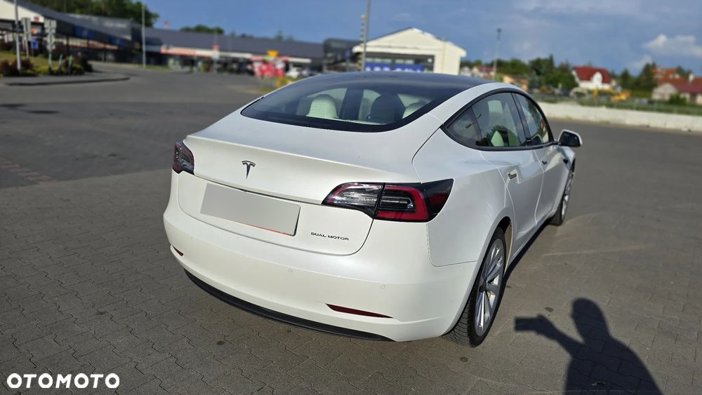 Tesla Model 3 Long Range AWD - 3