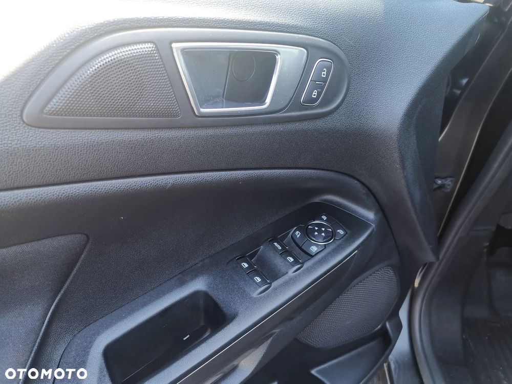 Ford EcoSport 1.0 EcoBoost TITANIUM - 17