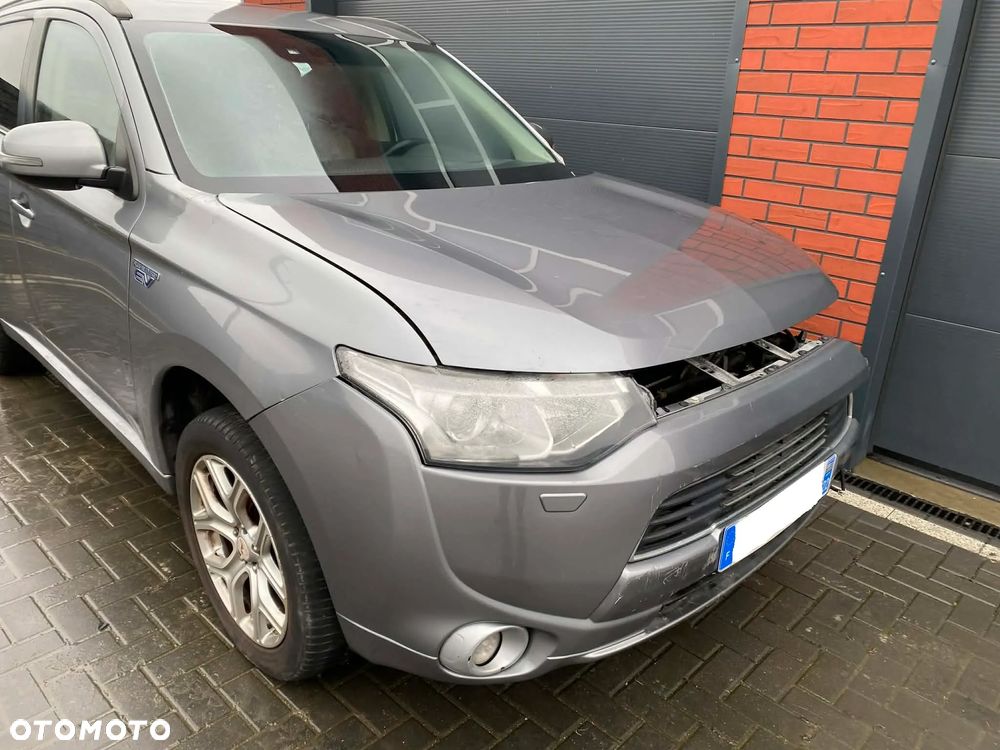 Mitsubishi Outlander 2.4 4WD - 23
