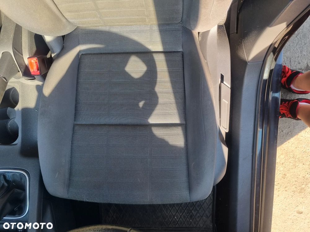 VOLKSWAGEN GOLF V 5 03-09 2007 r. 5D HB fotel kierowcy i pasażera + kanapa tylna * - 4