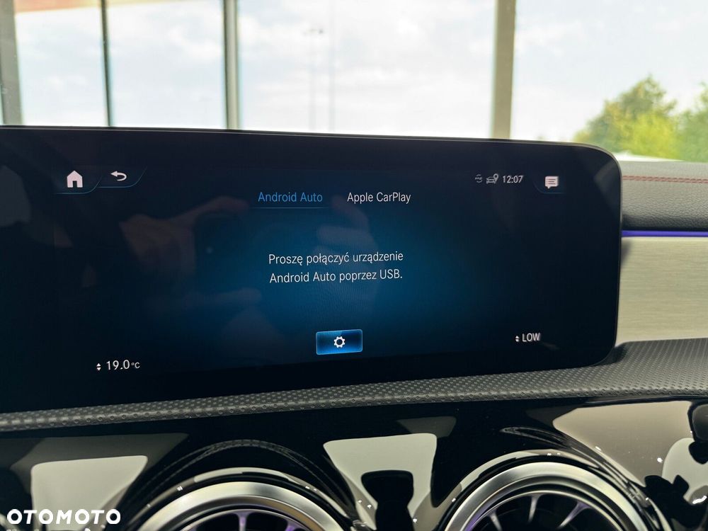 Mercedes-Benz CLA 250 E AMG Line 8G-DCT - 33