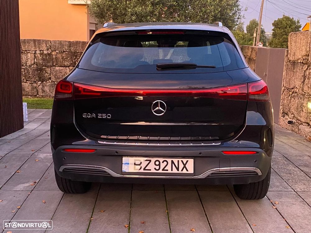 Mercedes-Benz EQA 250 AMG Line - 2
