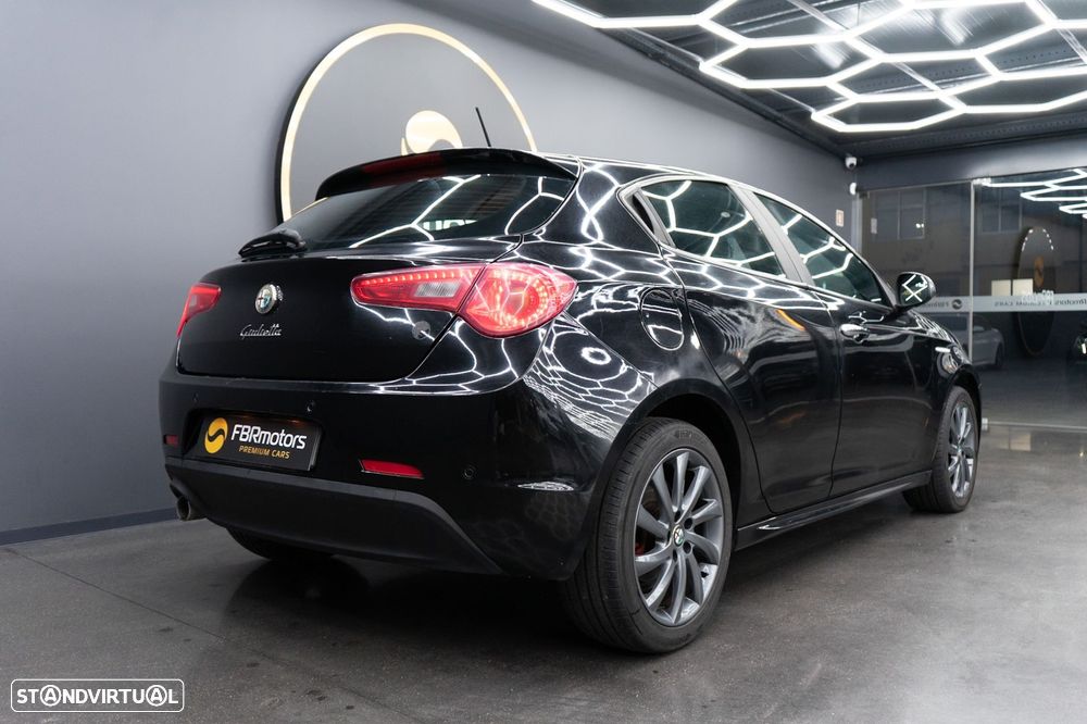 Alfa Romeo Giulietta 1.6 JTDM Veloce - 10
