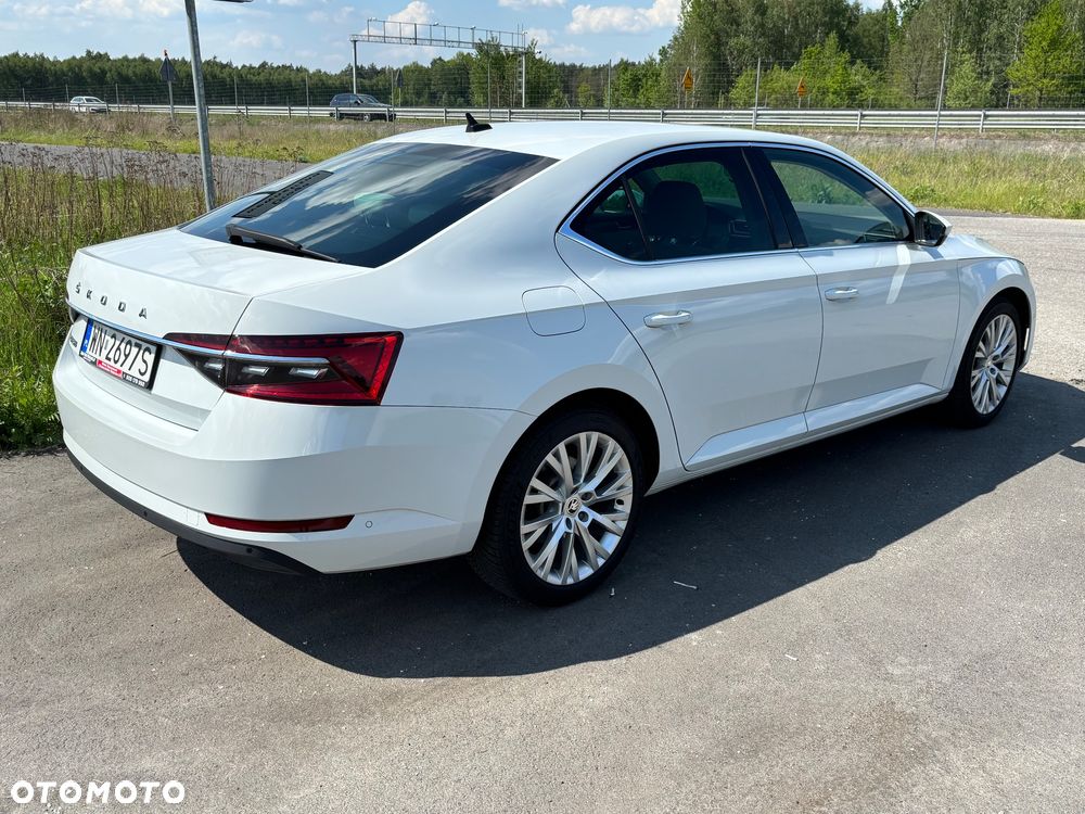 Skoda Superb 2.0 TDI SCR Style DSG - 4