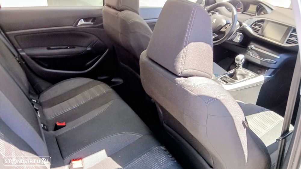 Peugeot 308 1.6 BlueHDi Allure J18 - 16