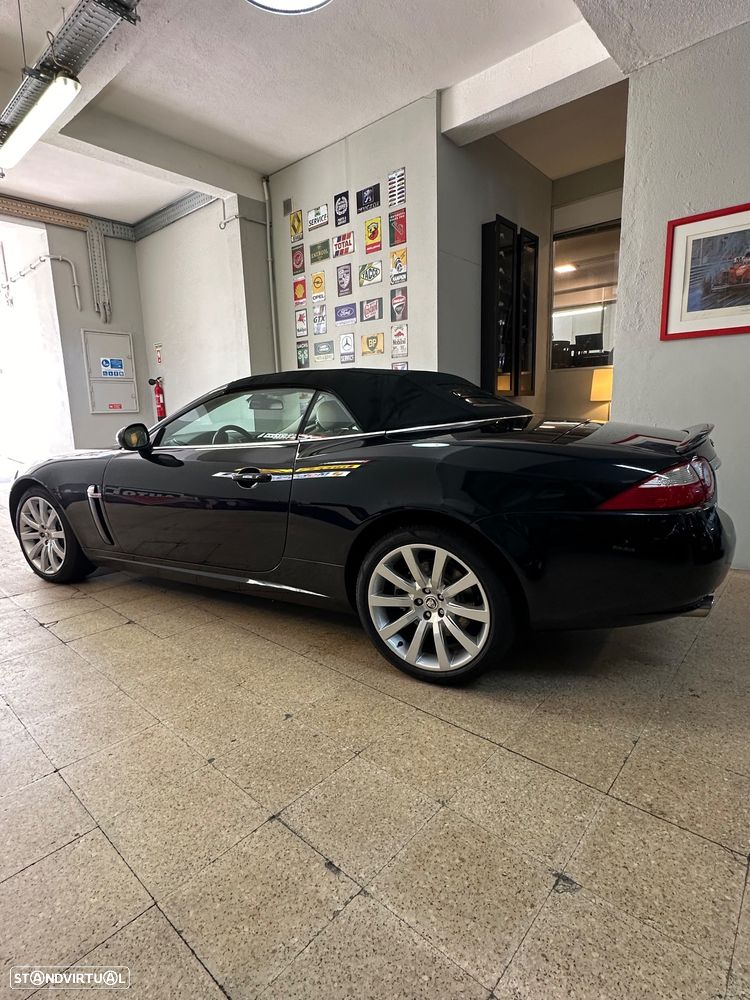 Jaguar XK 4.2 V8 Convertible - 25