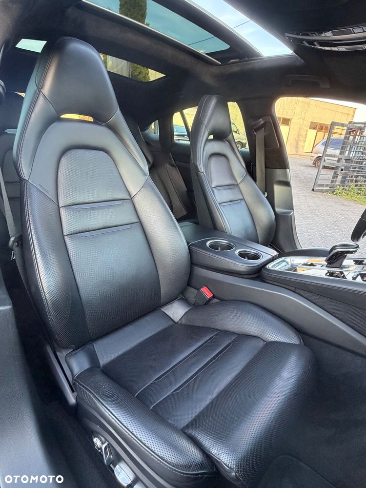 Porsche Panamera 4 E-Hybrid Executive - 15