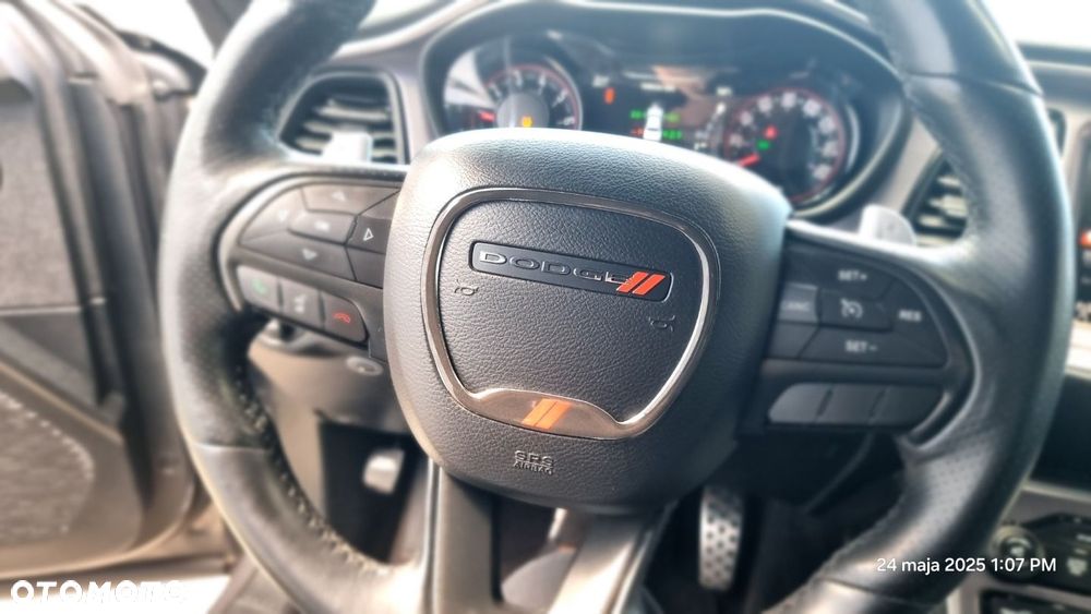 Dodge Challenger - 25