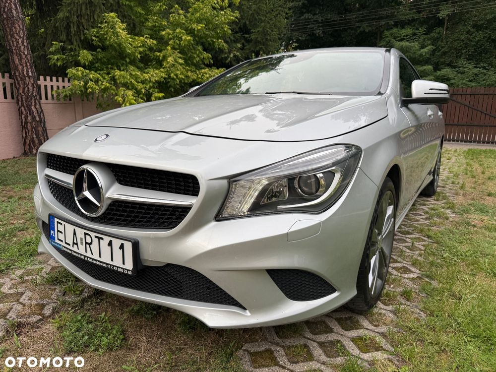 Mercedes-Benz CLA 200 7G-DCT Orange Art Edition - 2