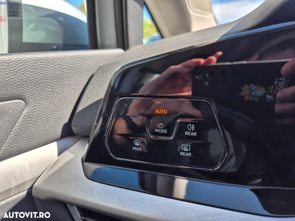 VOLKSWAGEN Golf 2024 — imagine 32