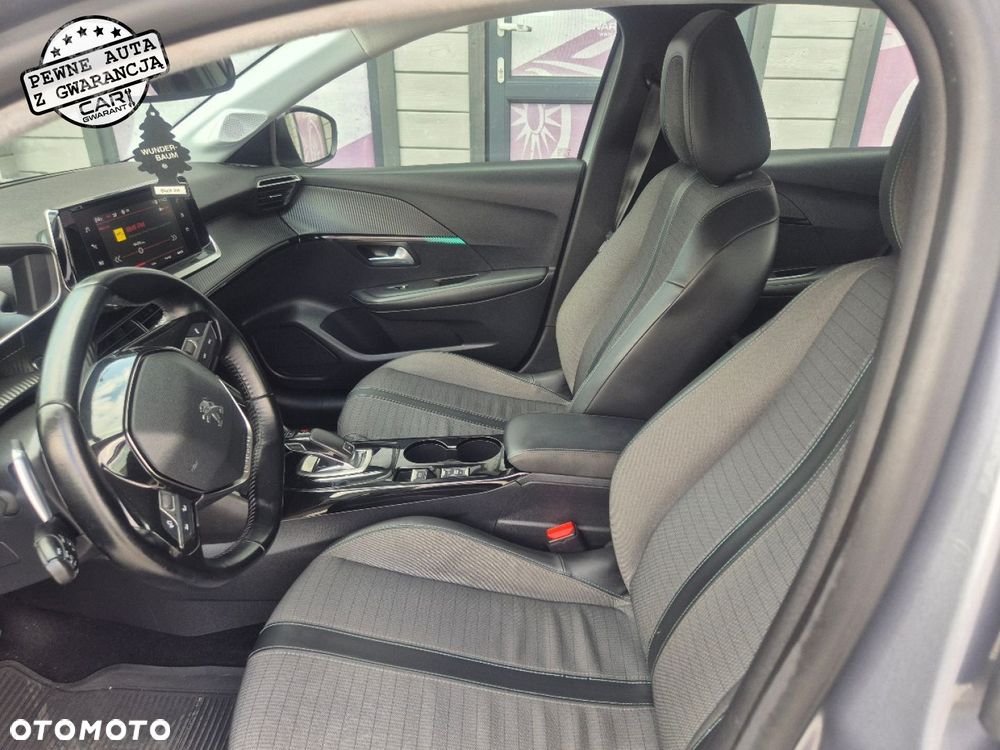 Peugeot 208 - 10
