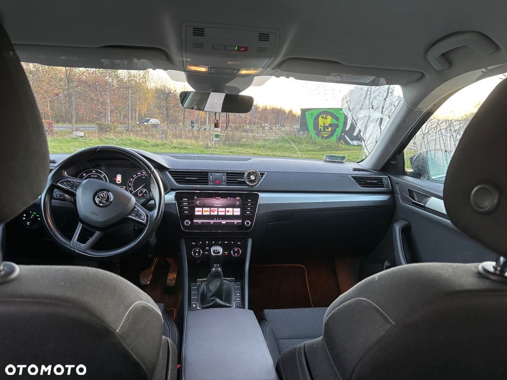 Skoda Superb 2.0 TDI Ambition - 11