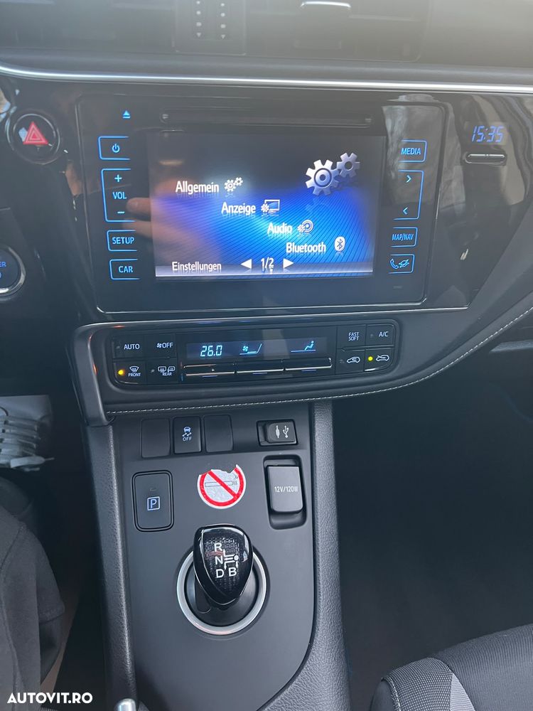 Toyota Auris - 16