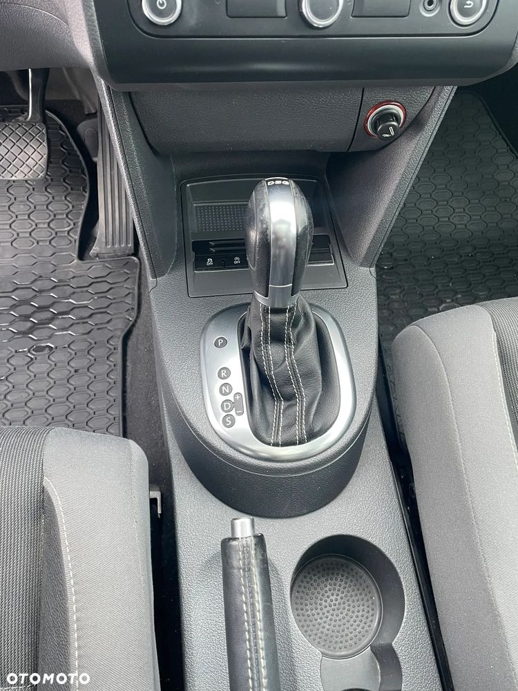 Volkswagen Touran 2.0 TDI DPF DSG MATCH - 36