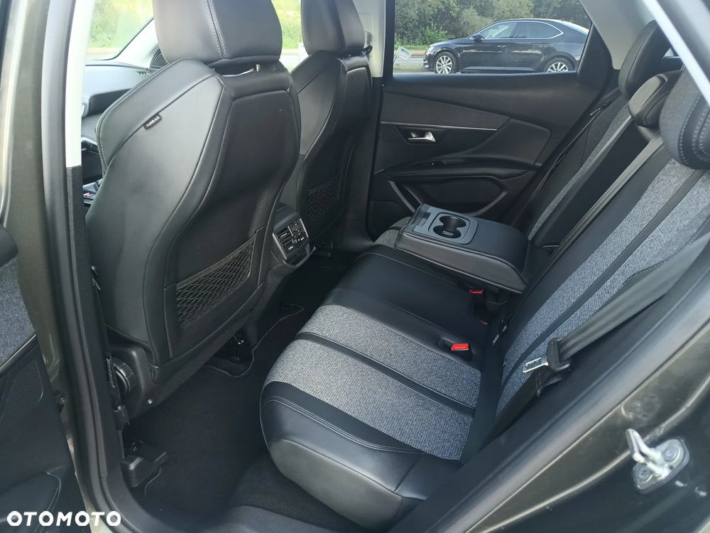 Peugeot 3008 1.5 BlueHDi Allure S&S - 10