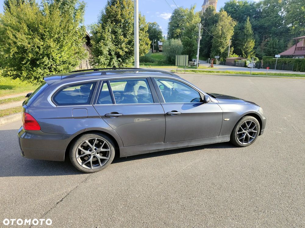 BMW Seria 3 325xi - 9