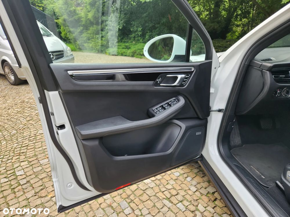 Porsche Macan - 21