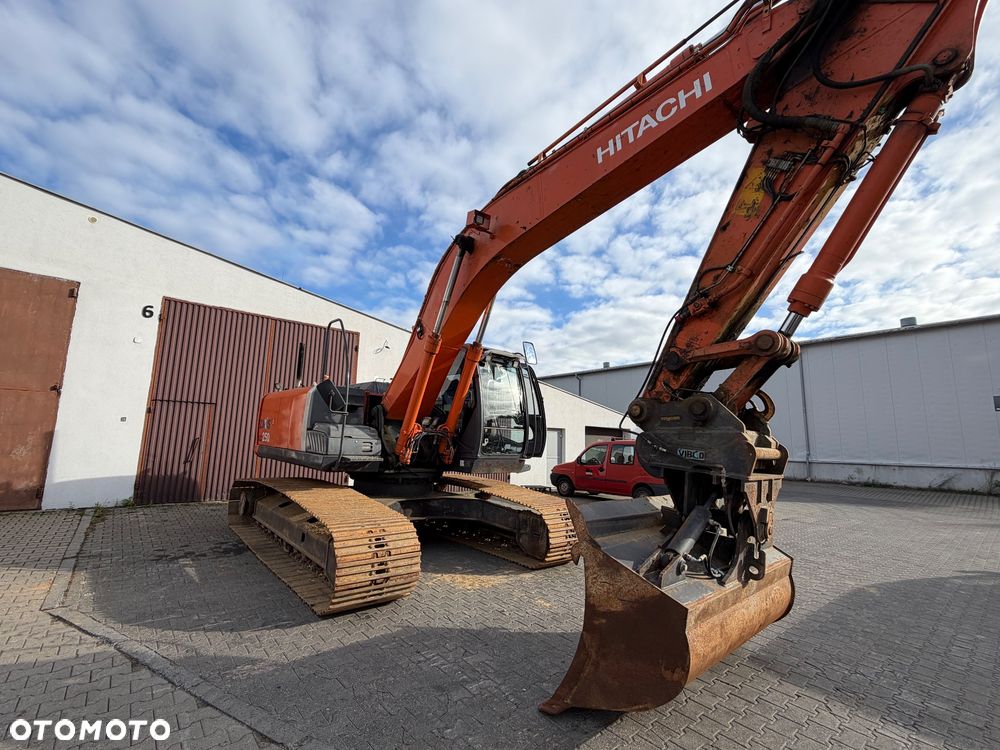 Hitachi ZX250LC-3 - 24