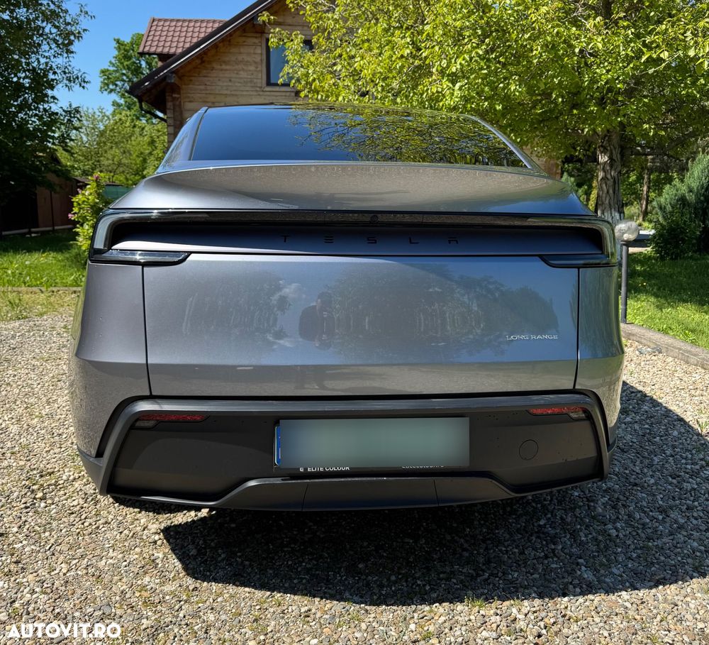 Tesla Model Y - 3