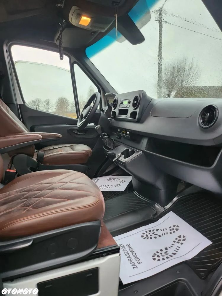 Mercedes-Benz Sprinter - 10