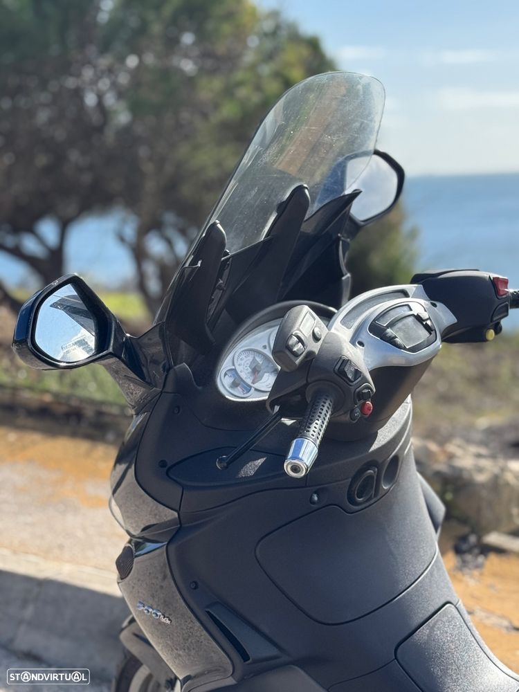 Piaggio XEvo X9 Evolution 500 - 13