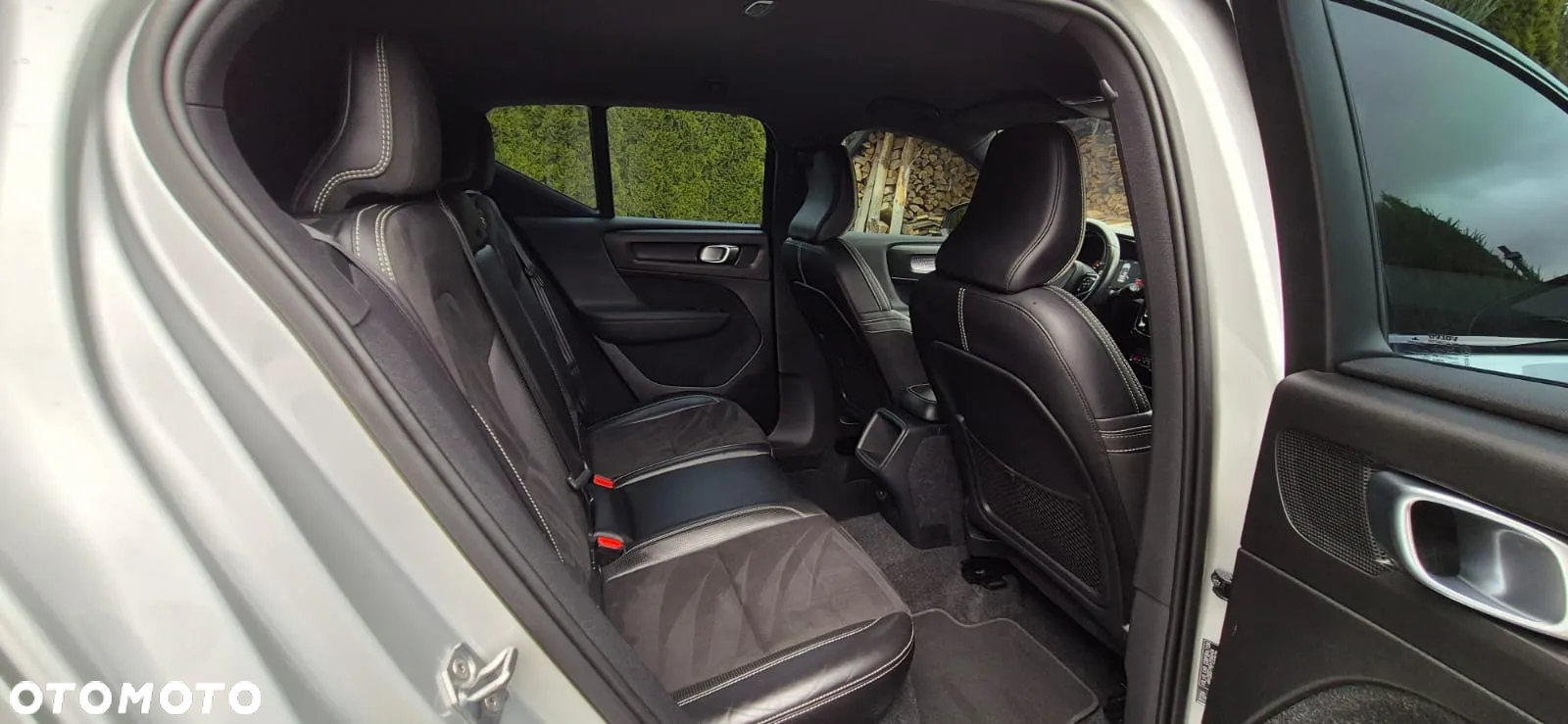 Volvo XC 40 D4 AWD Geartronic R-Design - 17