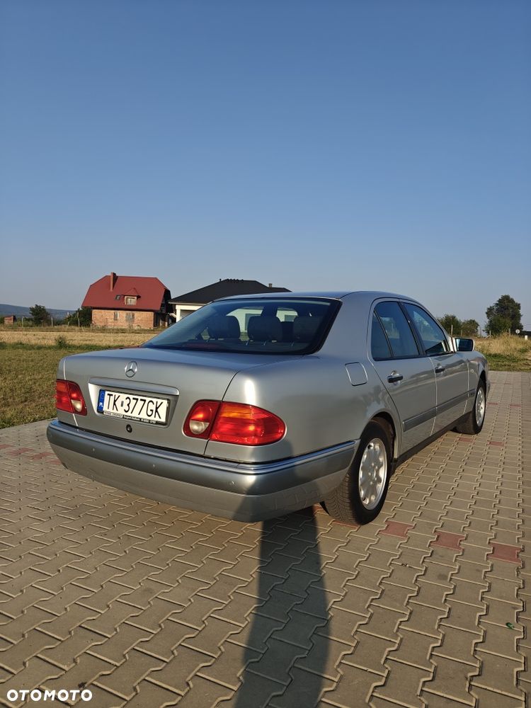 Mercedes-Benz Klasa E - 2