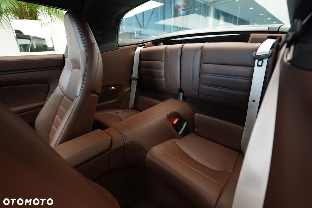 Porsche 911 Targa 4 GTS - 12