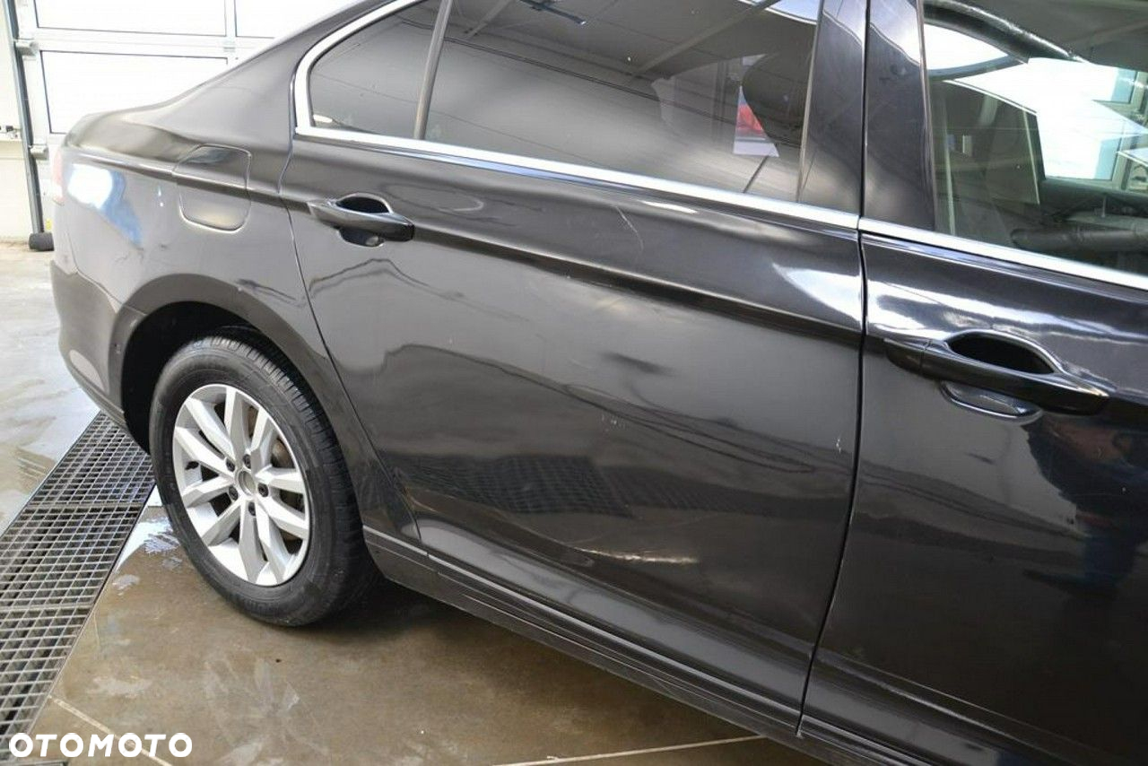 Volkswagen Passat - 26