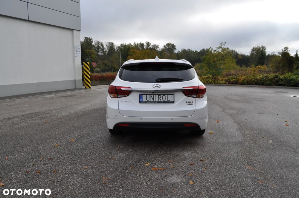 Hyundai i40 Kombi blue 1.6 CRDi DCT Space Plus - 8