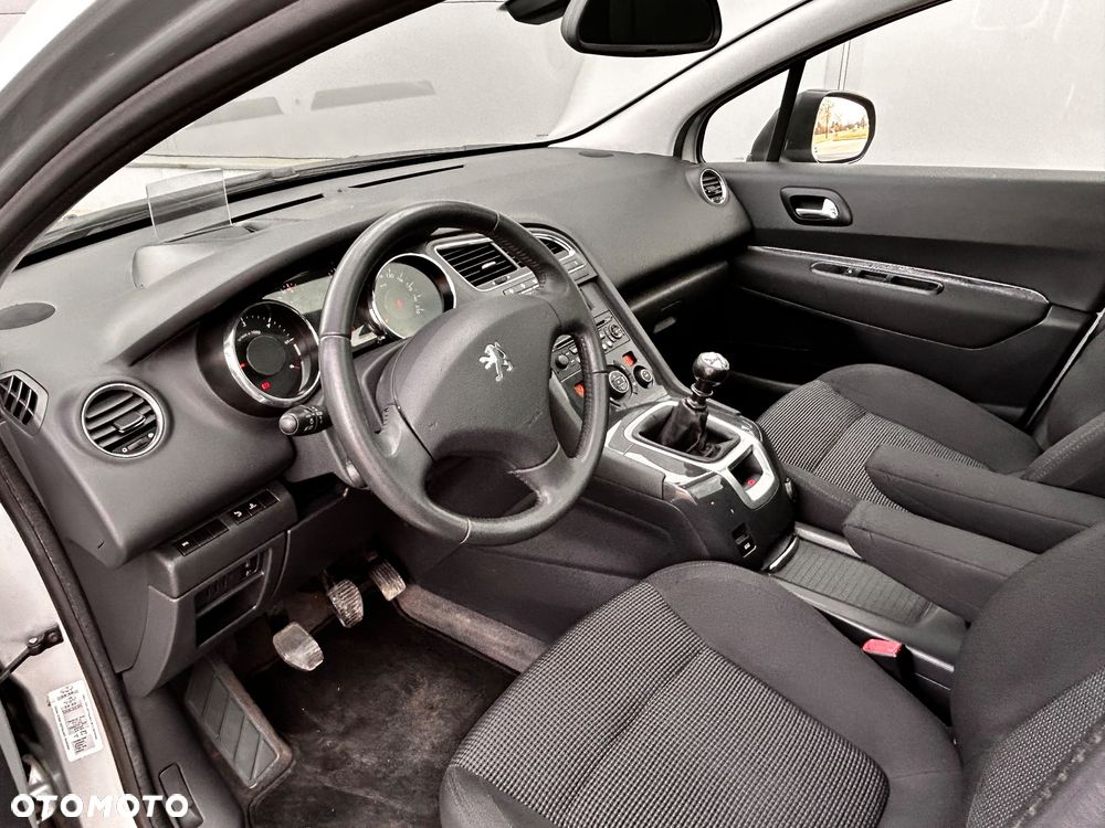 Peugeot 5008 HDI FAP 150 Family Plus - 23