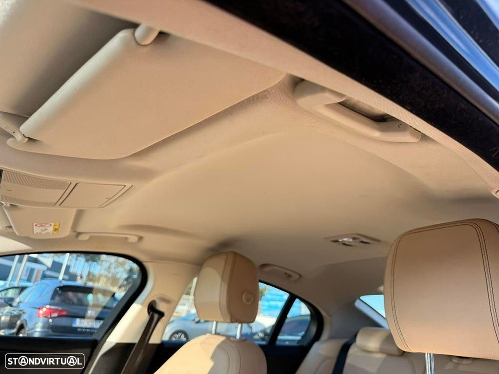 Jaguar XE 2.0 D Pure - 22