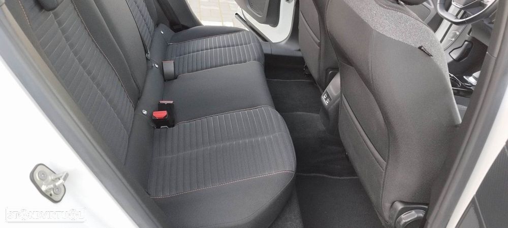 Peugeot e-2008 50 kWh Allure Pack - 28