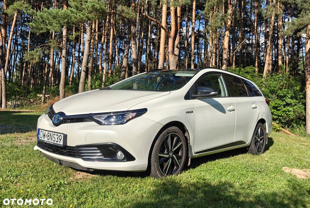 Toyota Auris Hybrid 135 Selection - 2