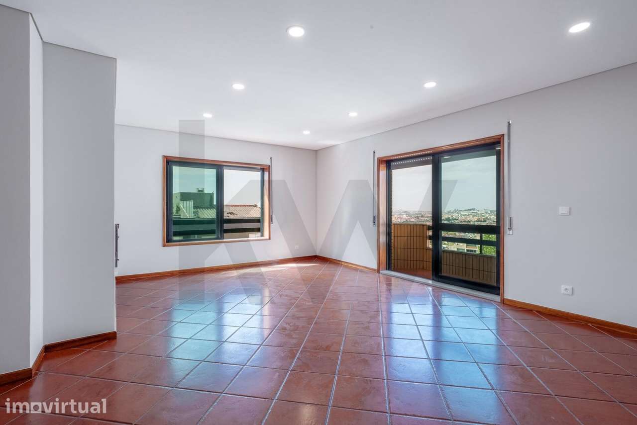 Apartamento T2 Renovado, com garagem e varandas em Baguim do Monte - G - Grande imagem: 3/35