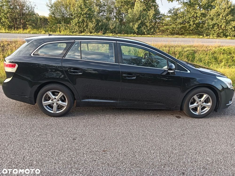 Toyota Avensis 2.0 D-4D 2010 - 4
