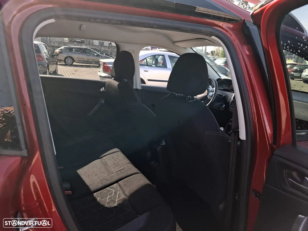 Peugeot 2008 - 17