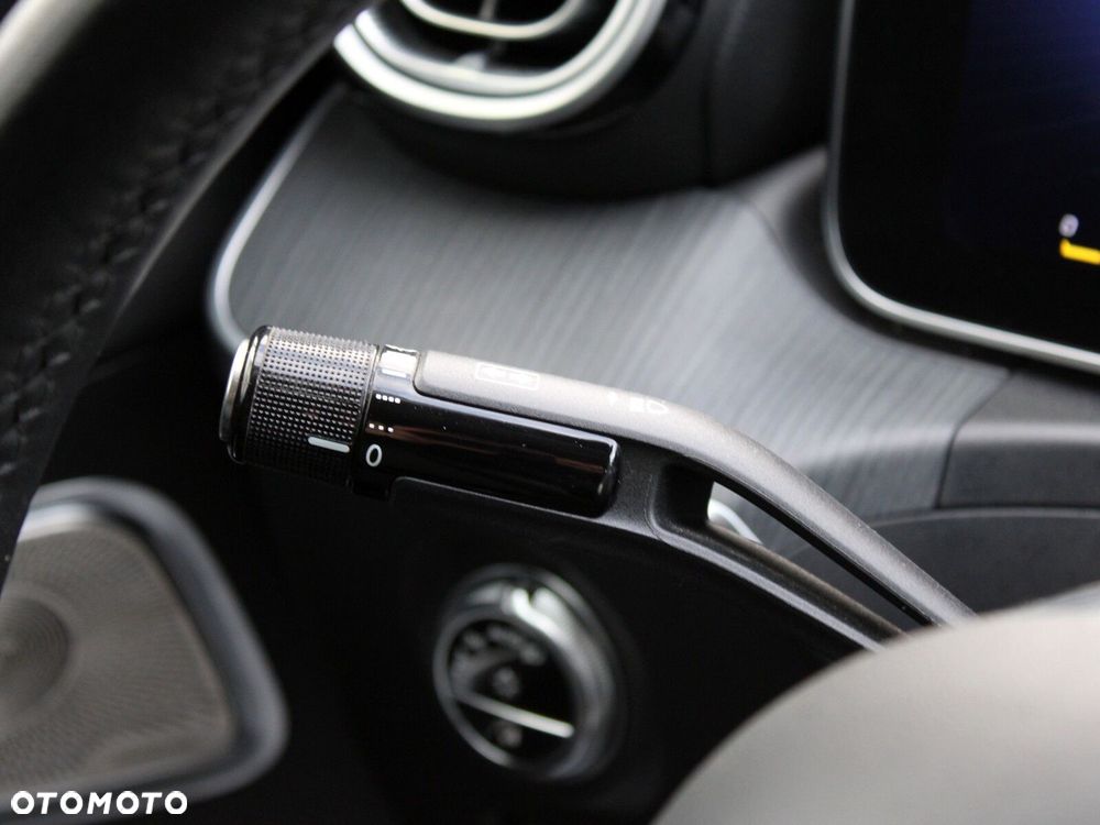 Mercedes-Benz Klasa C - 32