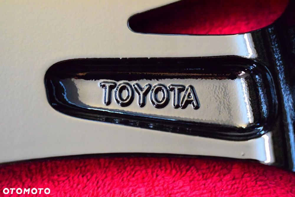 TOYOTA 17 Yaris IV Nowy Model Czarne Oryginał Jak Nowe - 7