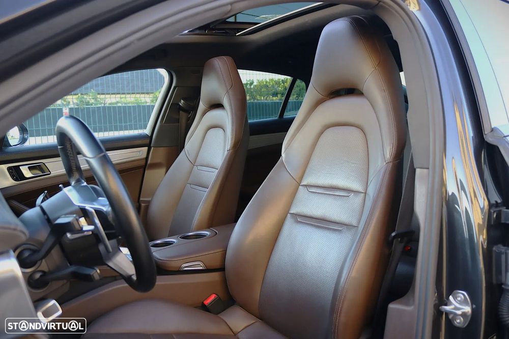 Porsche Panamera 4 E-Hybrid - 22
