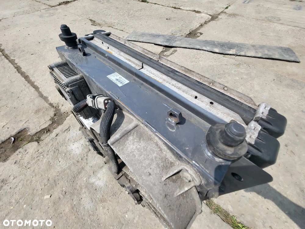 ZESTAW CHŁODZENIA VOLVO FE hybryda do chłodzenia baterii – Chłodnica + Wentylatory + Sterownik - 11