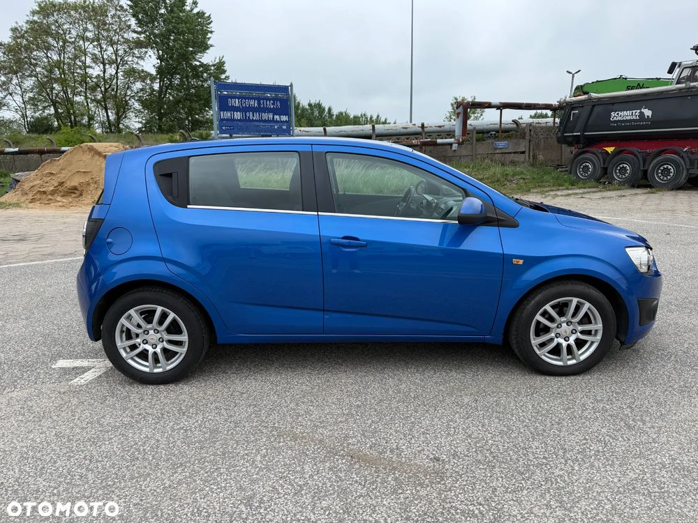 Chevrolet Aveo 1.6 LTZ - 11