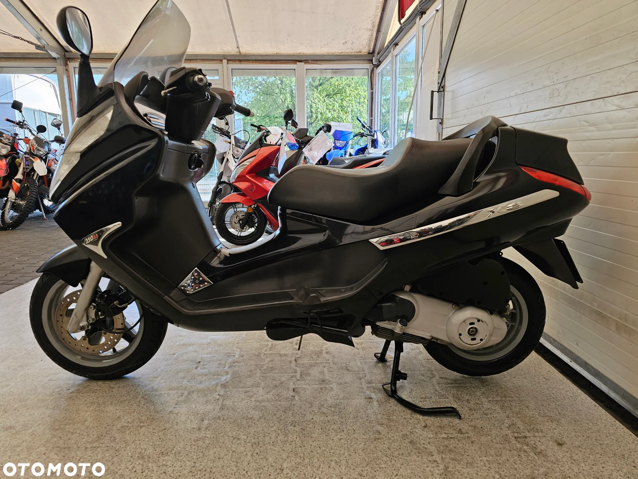 Piaggio X9 - 10