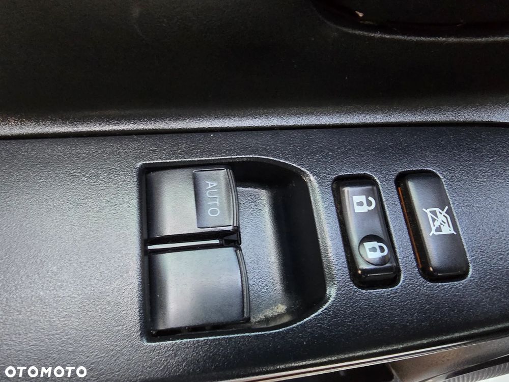 Toyota Yaris 1.0 VVT-i - 9