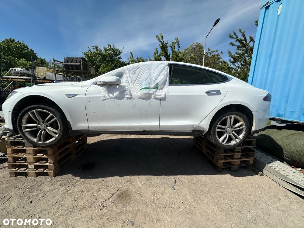 CZĘŚCI TESLA MODEL S 85D PRZED LIFT 2012-2016 - 2