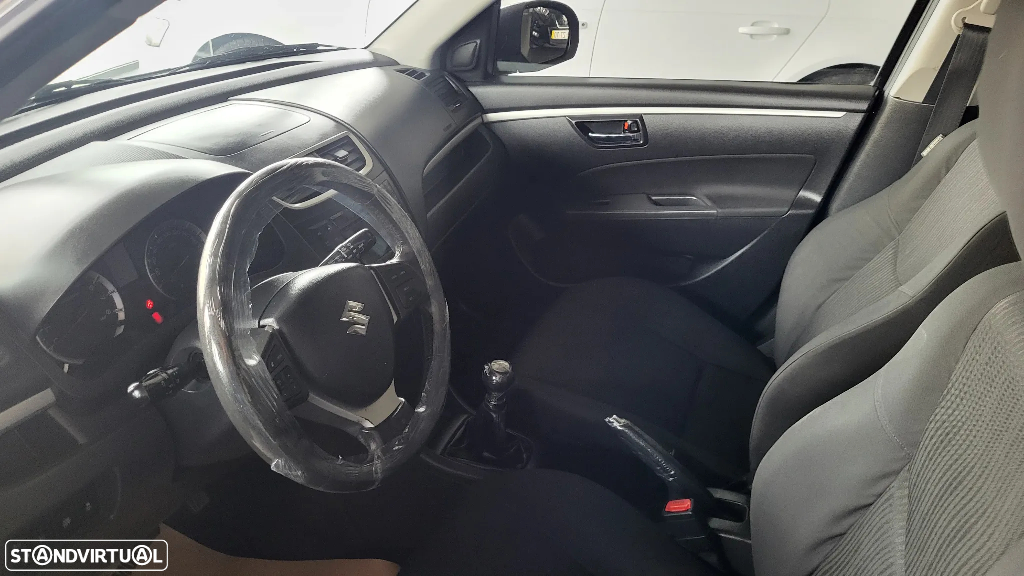 Suzuki Swift 1.2 VVT GLX - 11