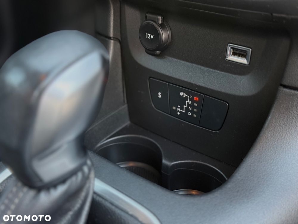 Citroën C3 1.2 PureTech Shine EAT6 - 10